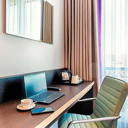 Premier Centre Hotel 3*