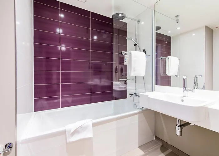 Premier Centre Hotel 3*